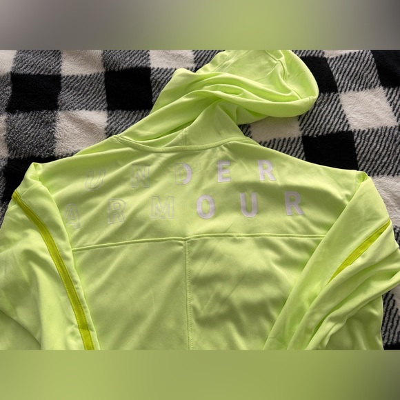 Under Armour Long Sleeve - Picture 2 of 4